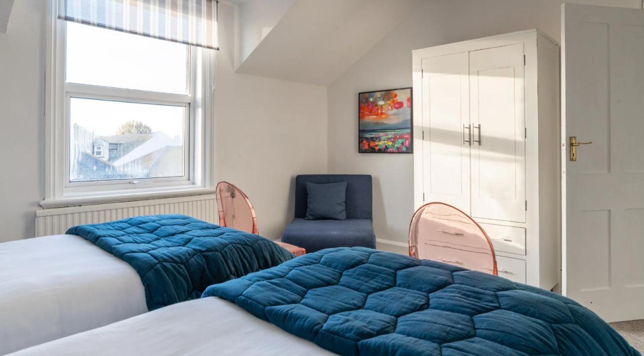 Tranquil Beachfront Beautiful 2-Bed Apartment Дил Экстерьер фото