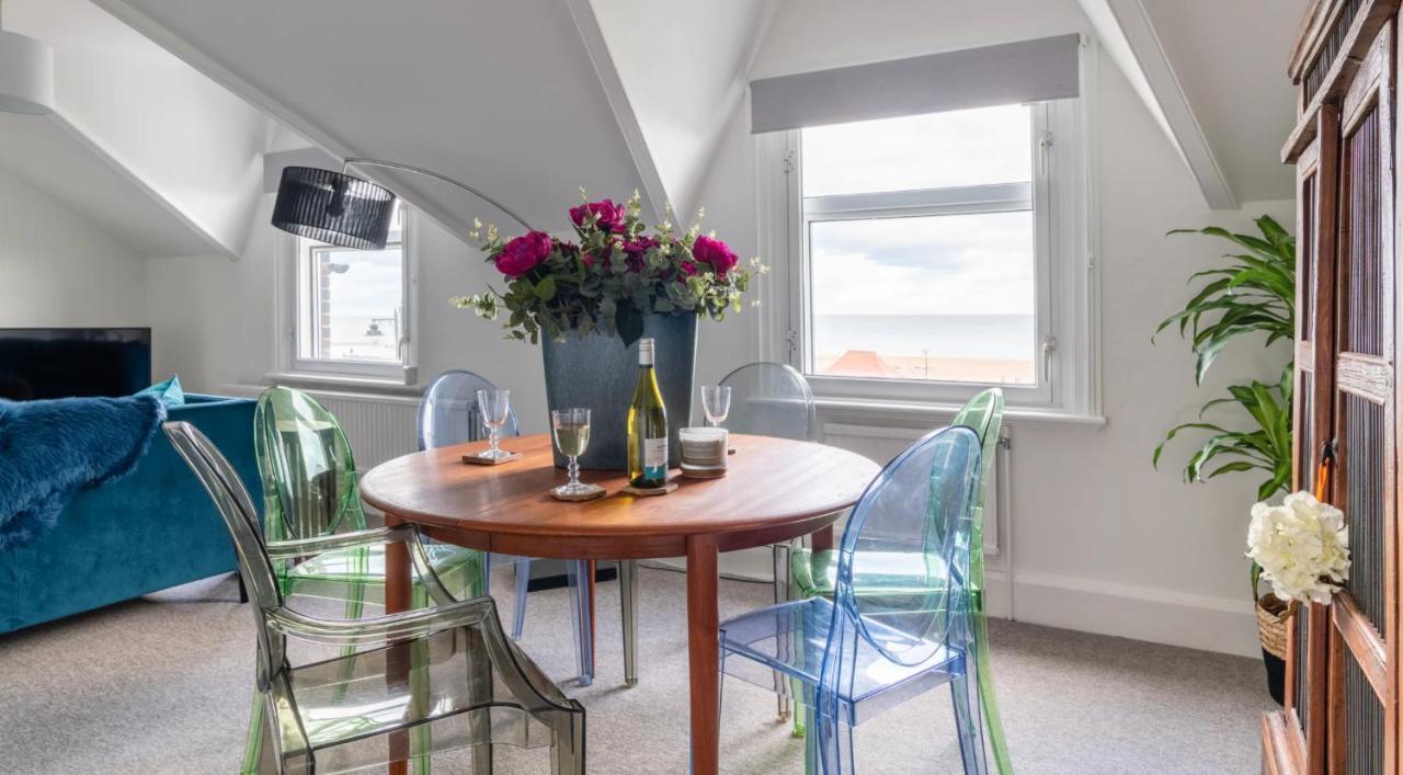 Tranquil Beachfront Beautiful 2-Bed Apartment Дил Экстерьер фото